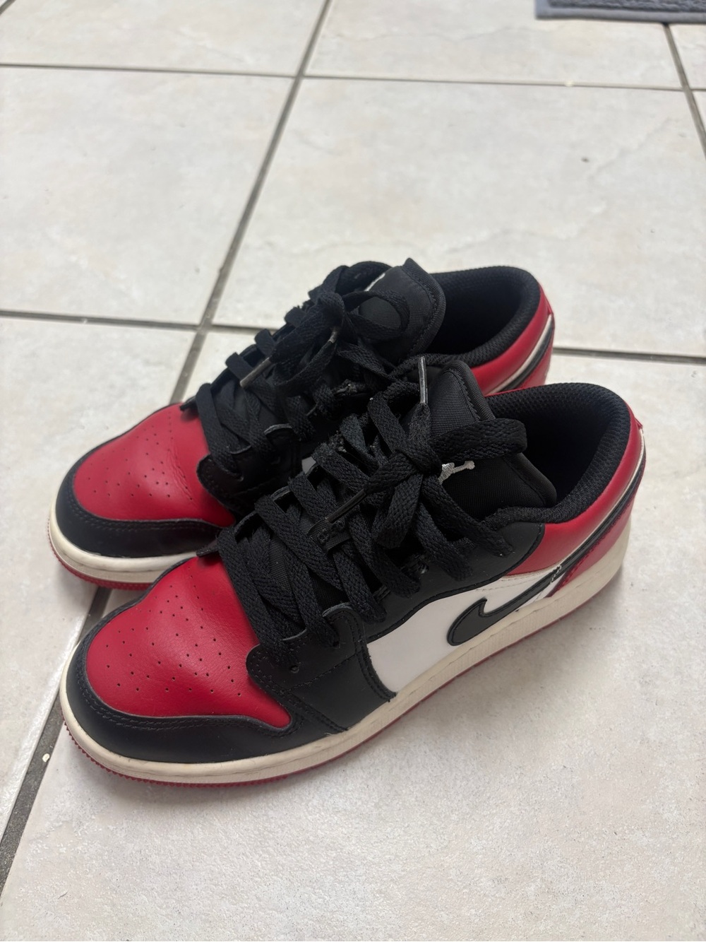 Nike Low-Top Sneakers in Black, Red, White